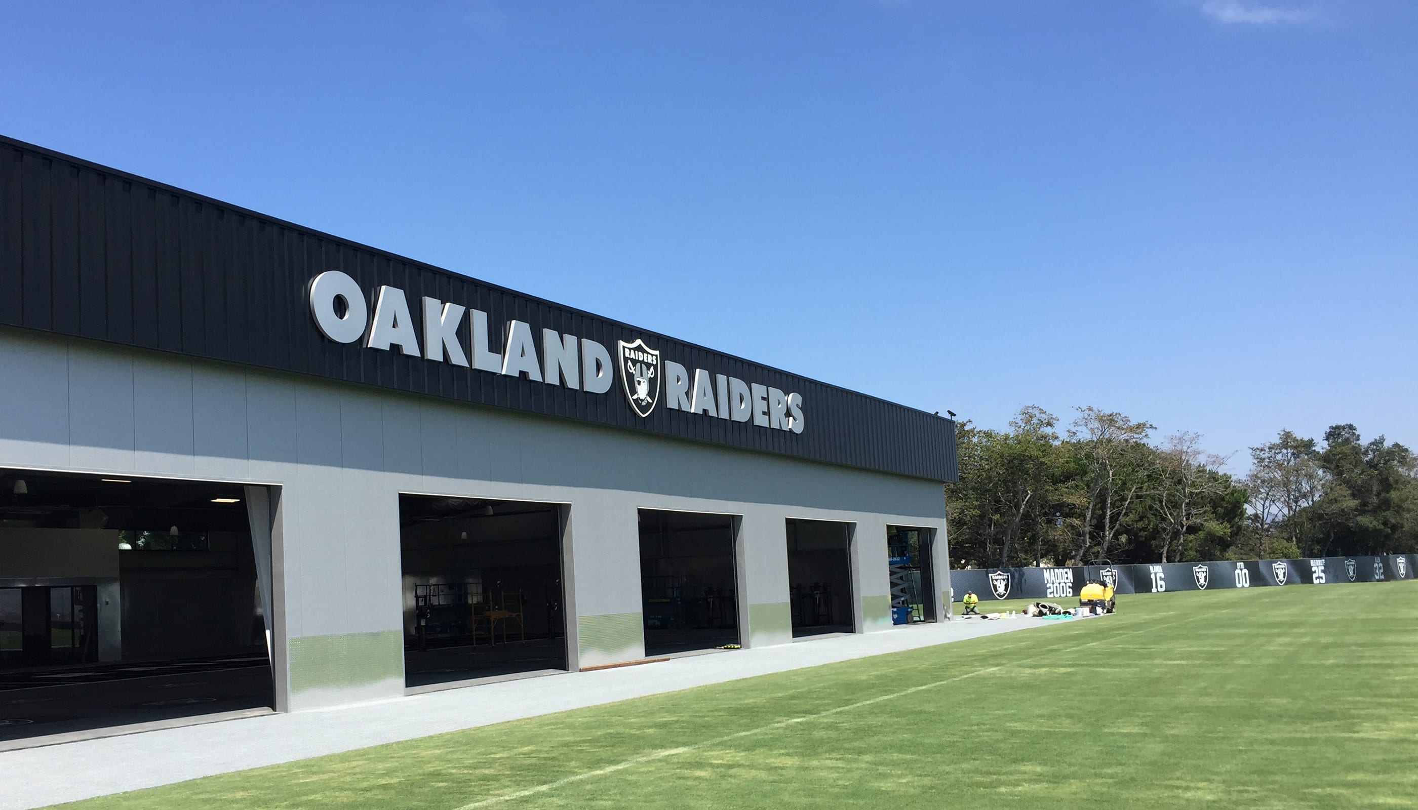 Oakland Raiders Practice Facility - Commercial Architecture