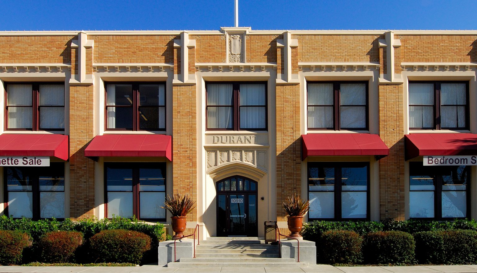 Modern Architecture Turns Plant Into MixedUse Community